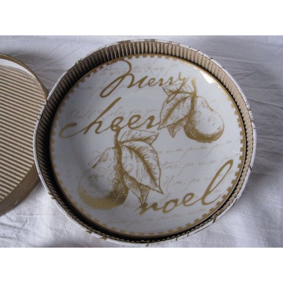 New open box Boston Warehouse Porcelain plate set of 4 Christmas festive #50392 - Picture 5 of 8